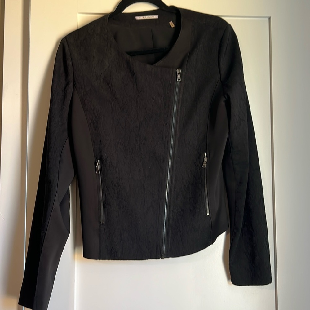T Tahari jacket size M